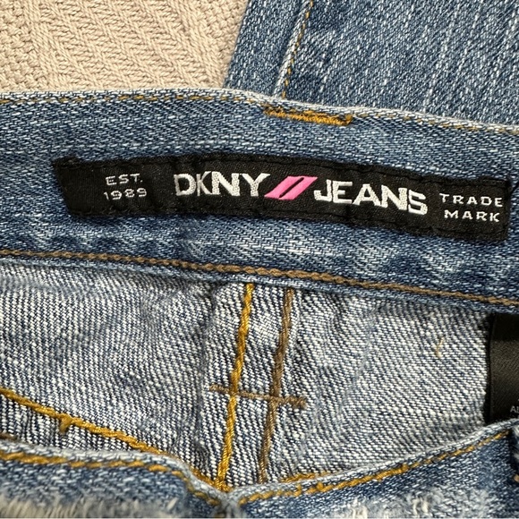 DKNY size 13 capris distressed, ripped, cotton, spring, denim - Picture 3 of 10